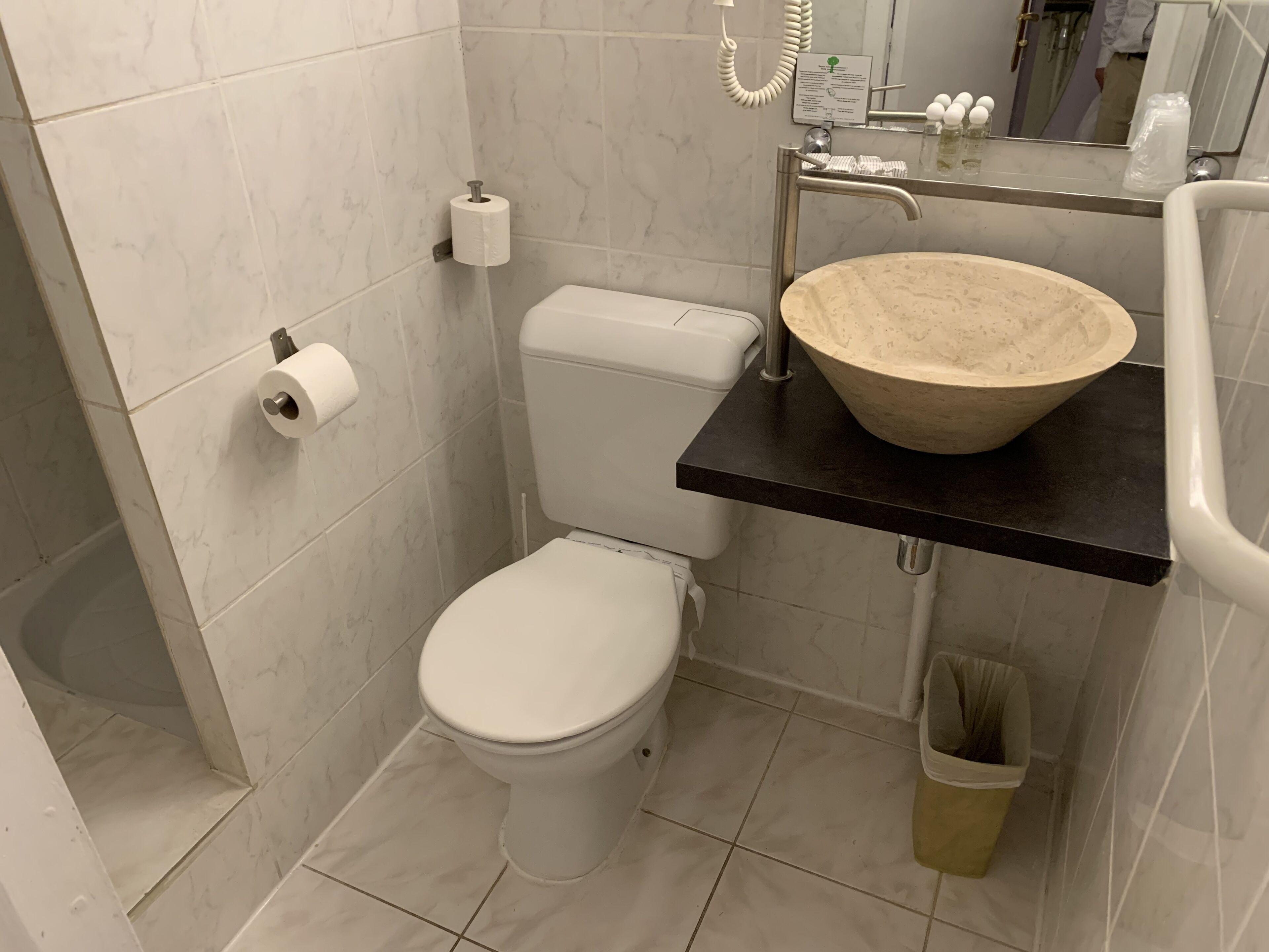 Hotel Apollo Opera 3*