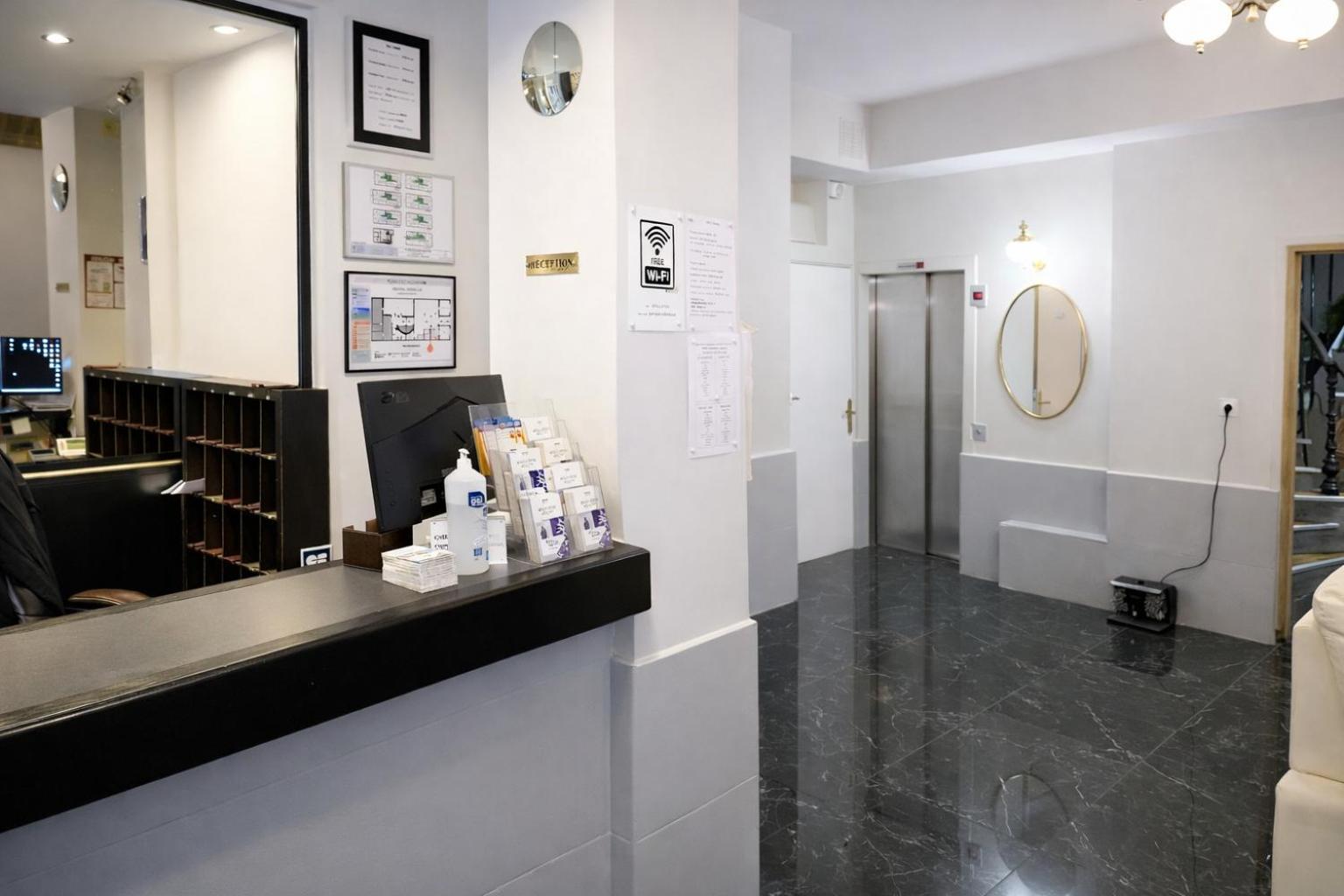 Hotel Apollo Opéra 3*
